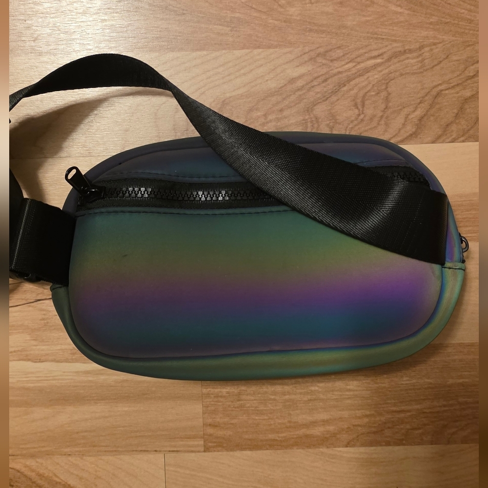 Like New Popflex Bridget belt bag in iridescent Magic Flash - Picture 7 of 8